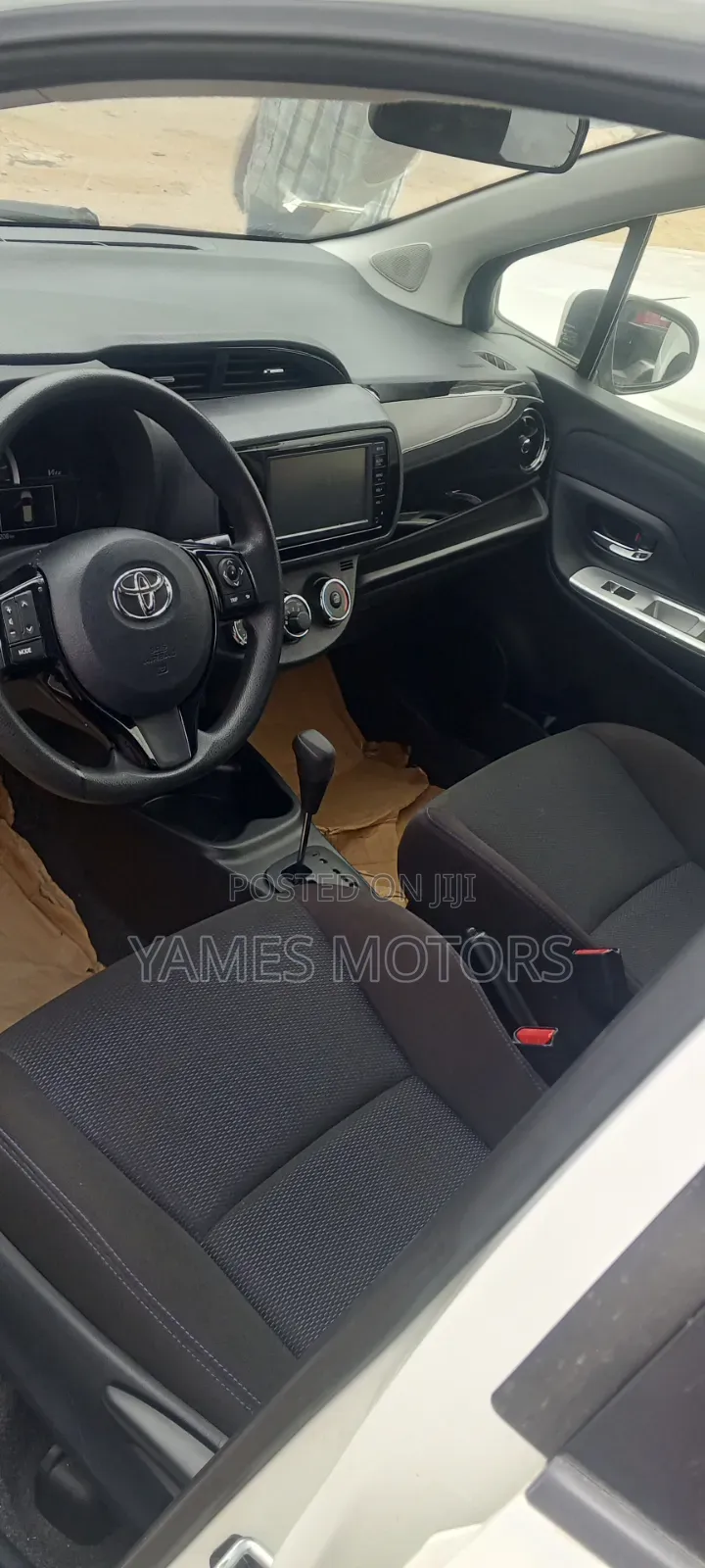 Toyota Vitz 2016 White