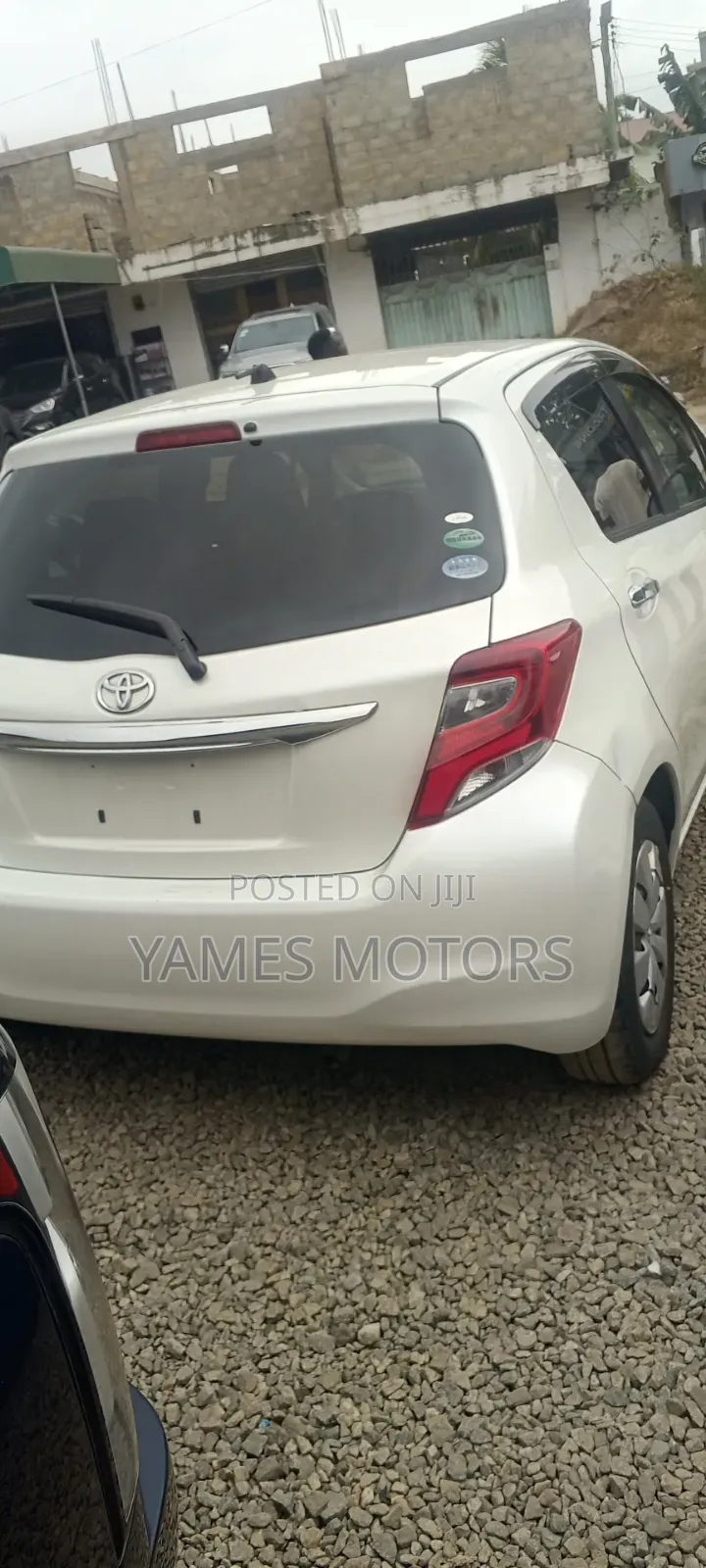Toyota Vitz 2016 White