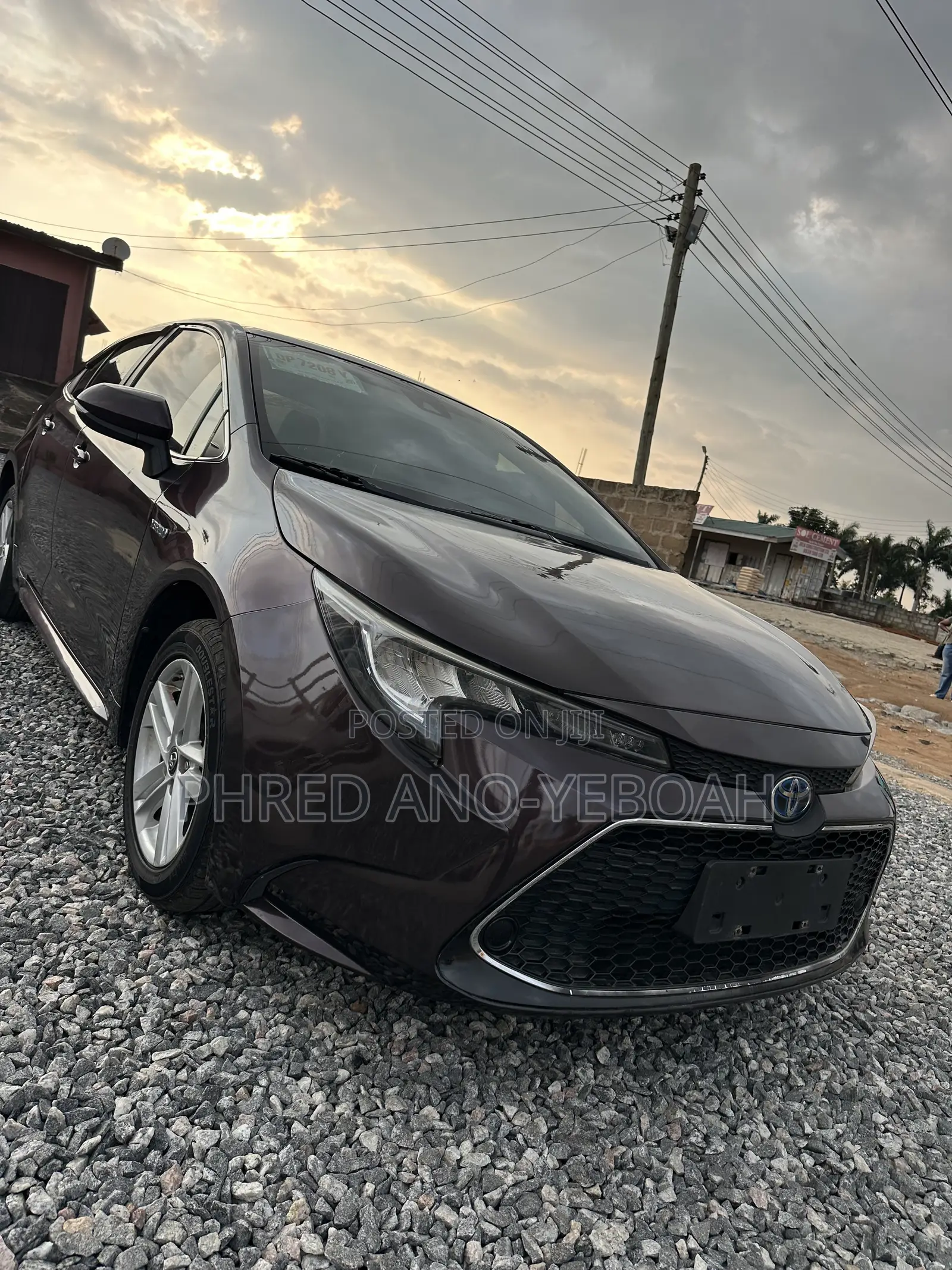 Toyota Corolla SE 2021 Maroon