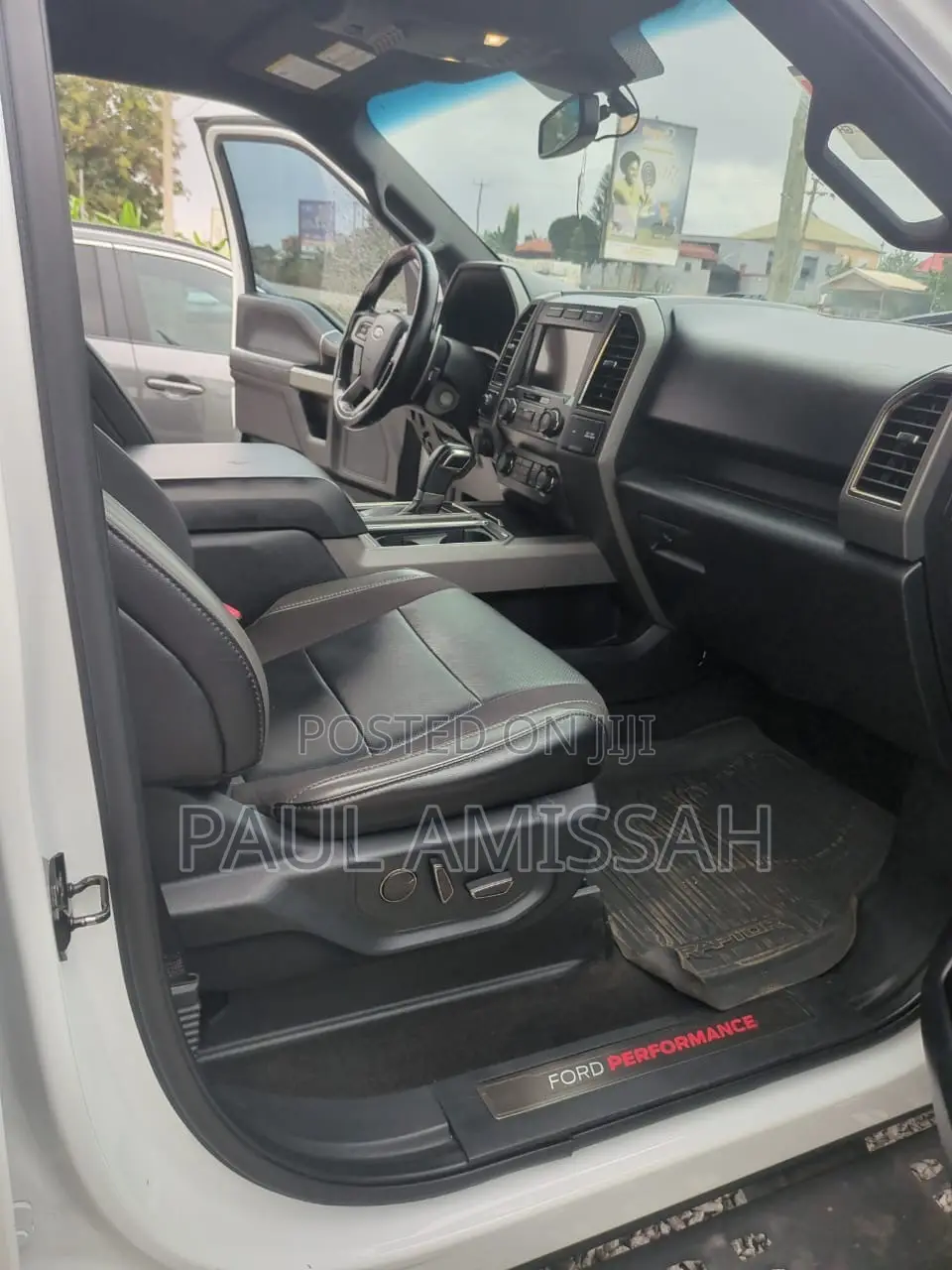 Ford F-150 Raptor 4x4 SuperCrew Cab Styleside 5.5 ft. box 145 in. WB