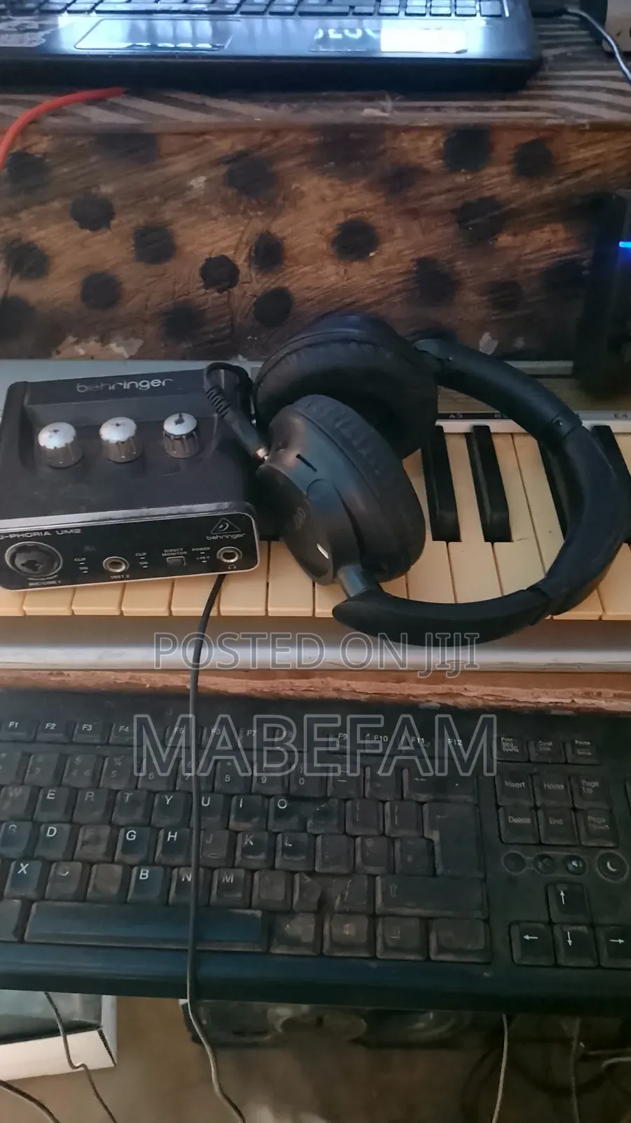 Beringer Sound Card and Lead Guitar