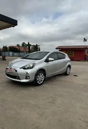 Toyota Aqua 2015 Silver