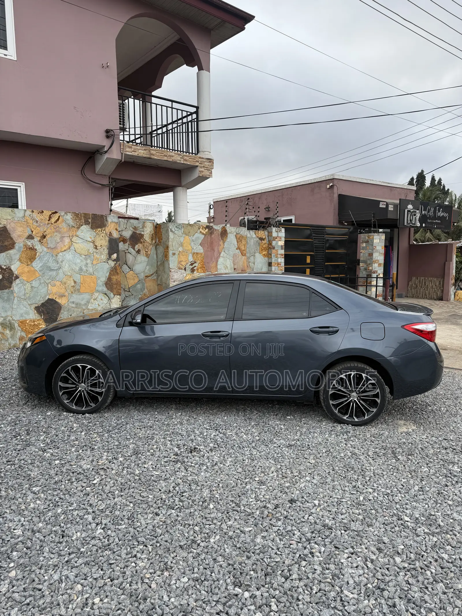 Toyota Corolla SE 4dr Sedan (1.8L 4cyl CVT) 2017 Gray