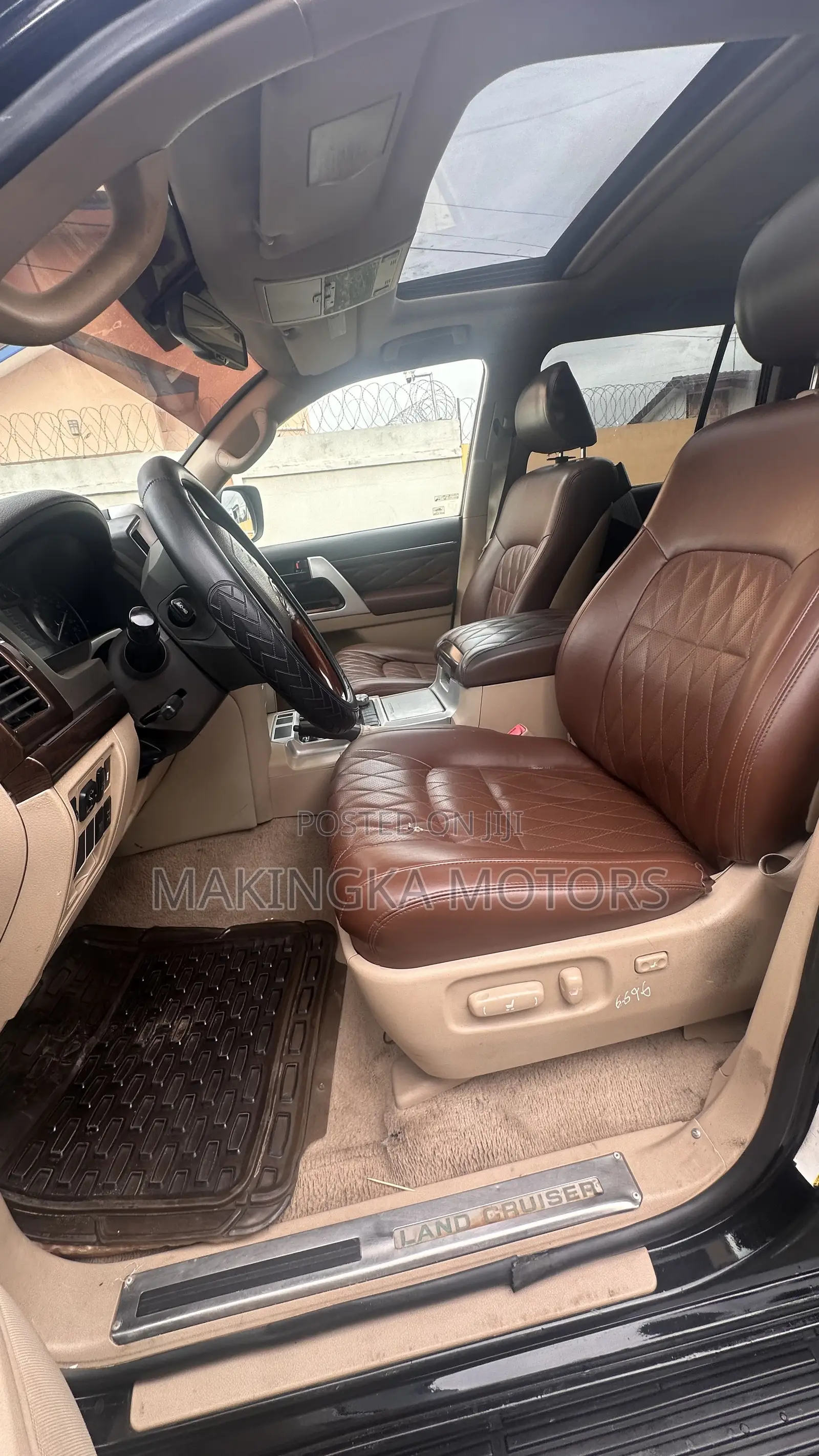 Toyota Land Cruiser 4.6 V8 GX-R 2013 Black