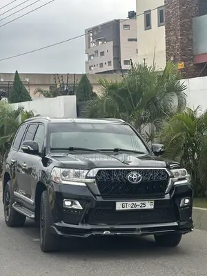 Toyota Land Cruiser 4.6 V8 GX-R 2013 Black