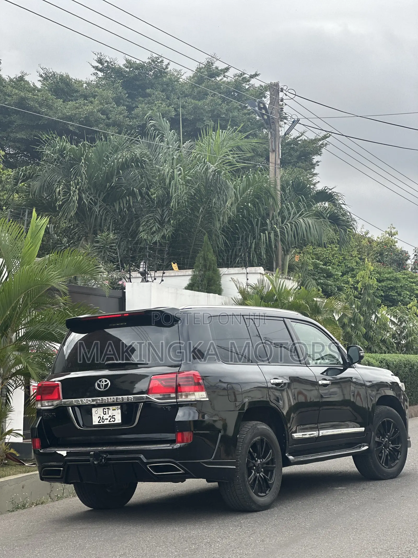 Toyota Land Cruiser 4.6 V8 GX-R 2013 Black