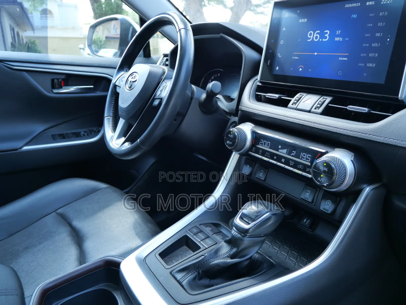 Toyota RAV4 2023 White