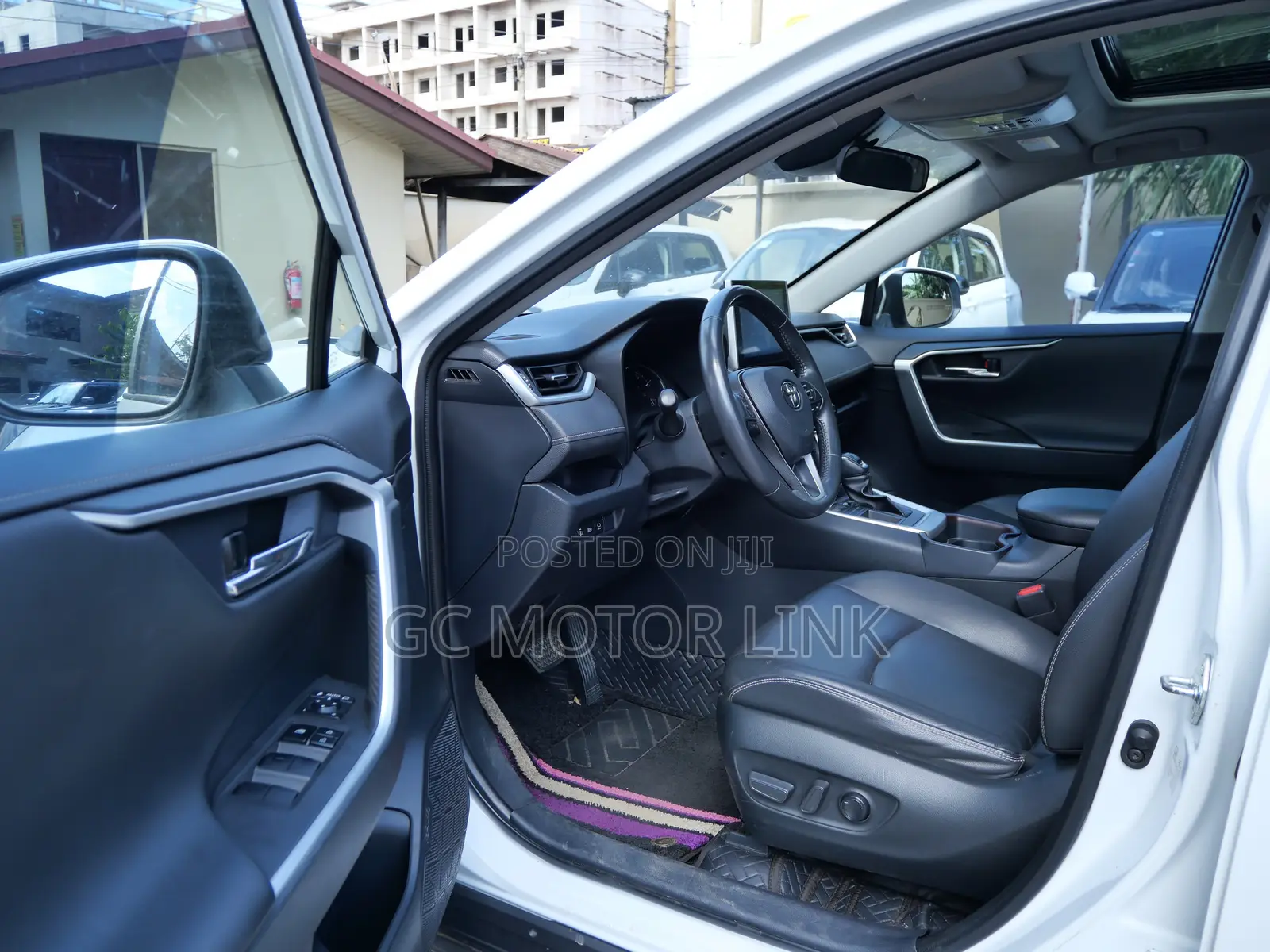 Toyota RAV4 2023 White