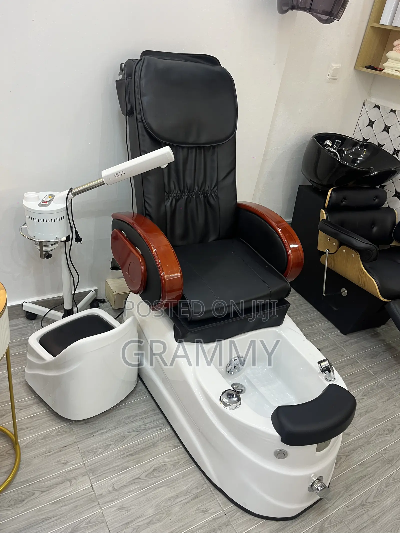 Massaging and Pedicure Chair