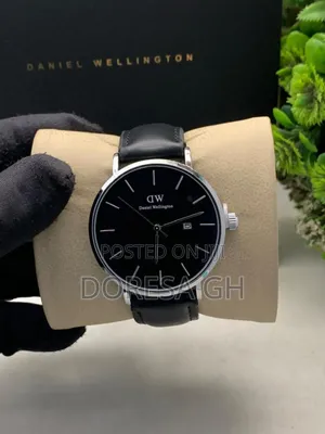 Daniel Wellington Leather Watch for Men – Classic Everyday Wristwatch