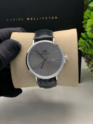 Daniel Wellington Leather Watch for Men – Classic Everyday Wristwatch