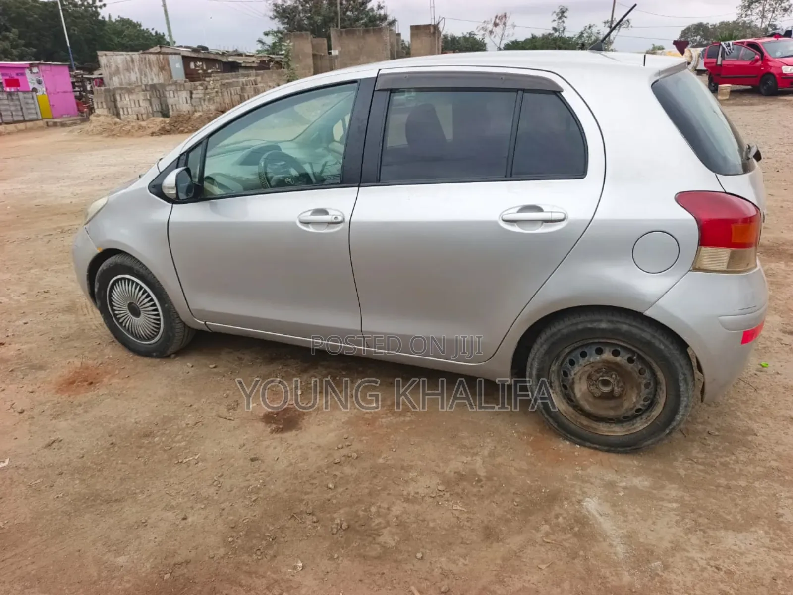 Toyota Vitz 2010 Silver