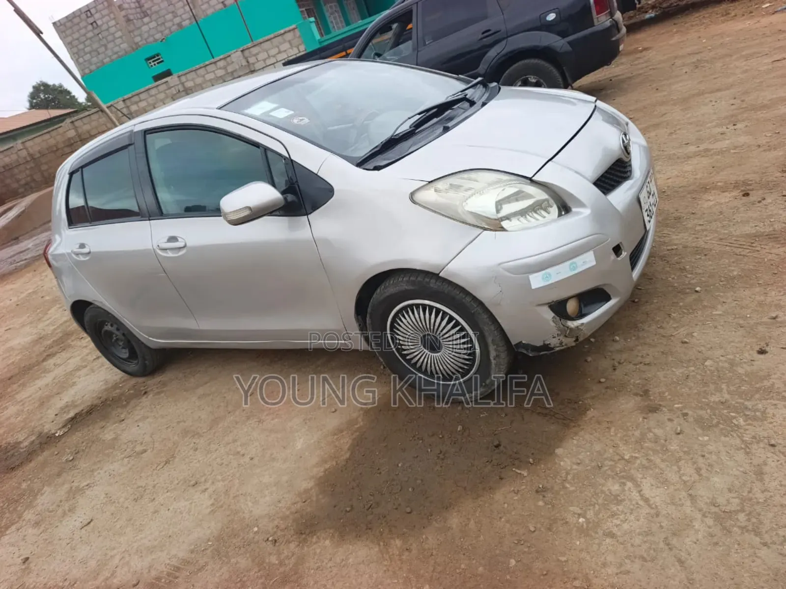 Toyota Vitz 2010 Silver