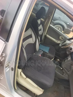 Toyota Vitz 2010 Silver