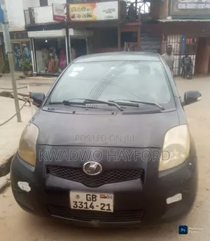 Toyota Vitz 1.3 FWD 3dr 2010 Black