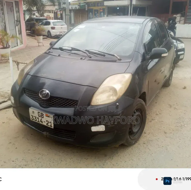 Toyota Vitz 1.3 FWD 3dr 2010 Black