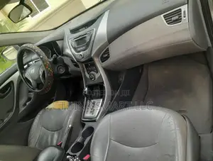 Hyundai Elantra Limited Sedan FWD (1.8L 4cyl 6A) 2013 Gray
