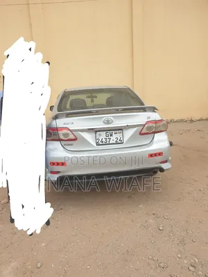 Toyota Corolla 2013 Silver