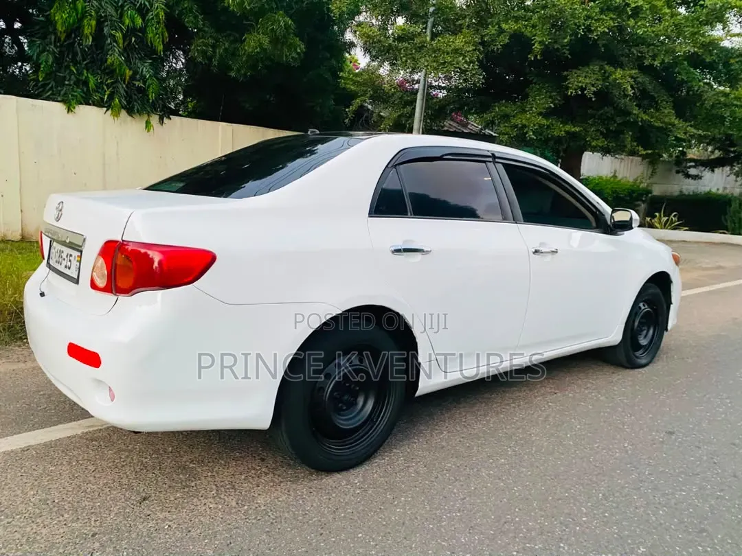 Toyota Corolla 2010 White