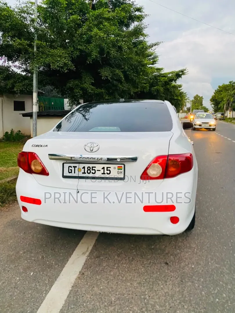 Toyota Corolla 2010 White