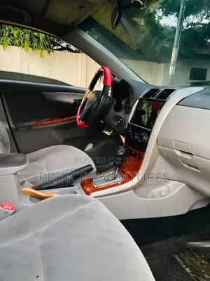 Toyota Corolla 2010 White