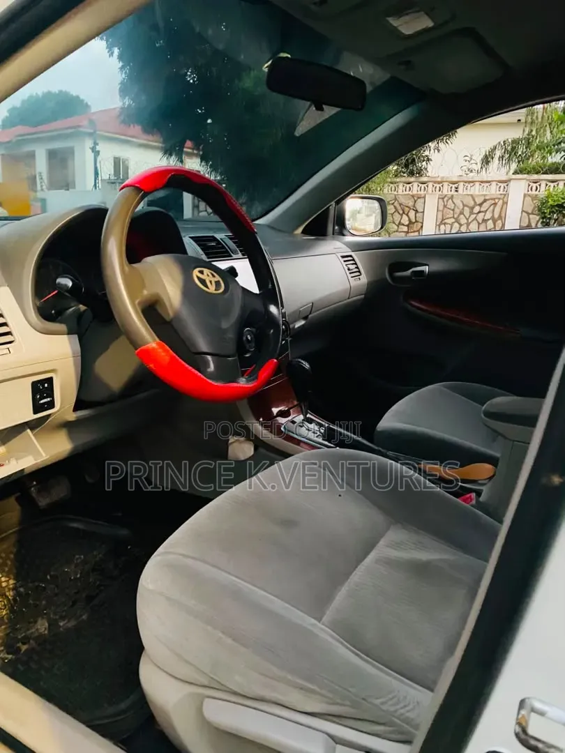 Toyota Corolla 2010 White