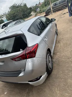 Toyota Corolla LE (1.8L 4cyl 2A) 2018 Silver