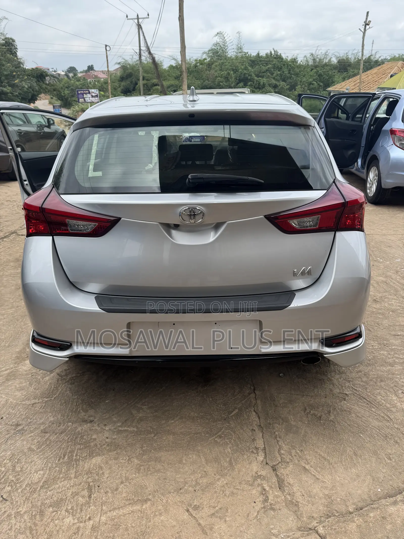 Toyota Corolla LE (1.8L 4cyl 2A) 2018 Silver