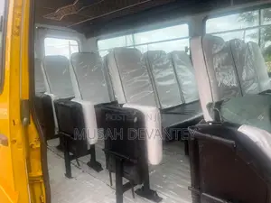 Mercedes-Benz Sprinter 2009 Yellow