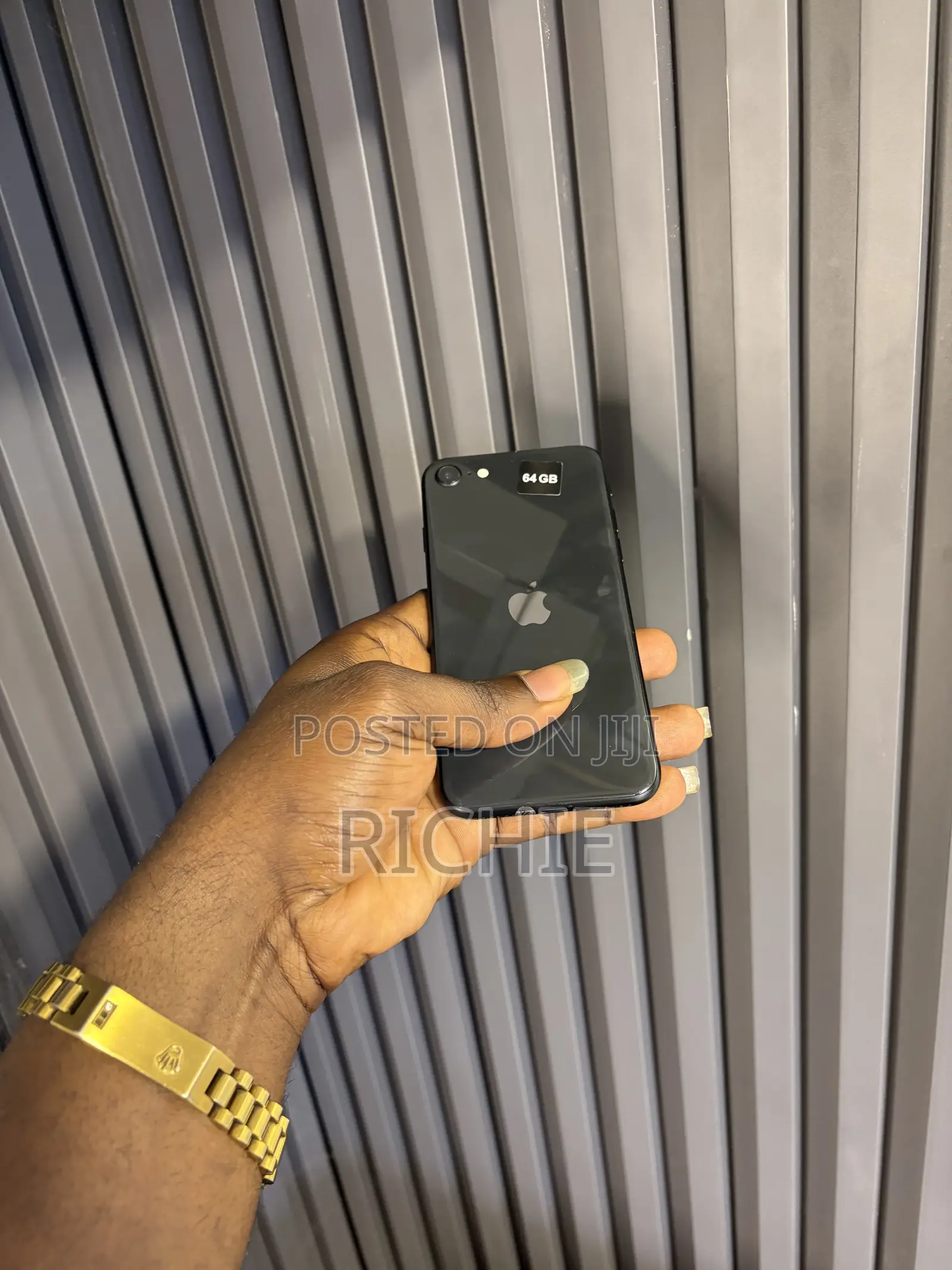 New Apple iPhone SE 64 GB Black