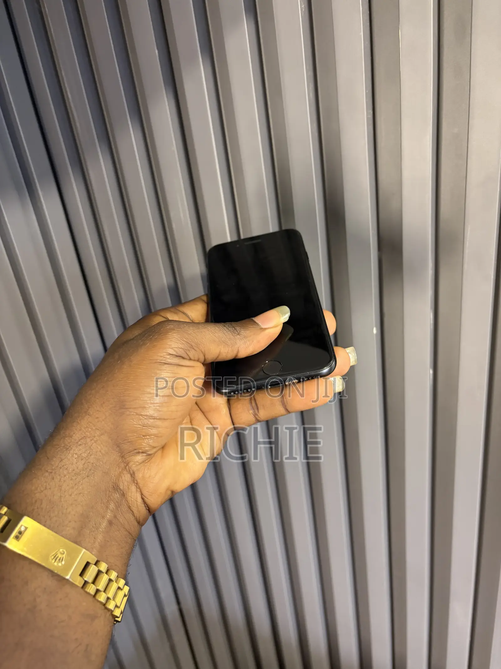 New Apple iPhone SE 64 GB Black