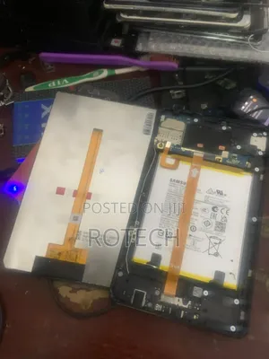 Original Phone Screen Replacement - All Models - Accra Circle Fast Fix