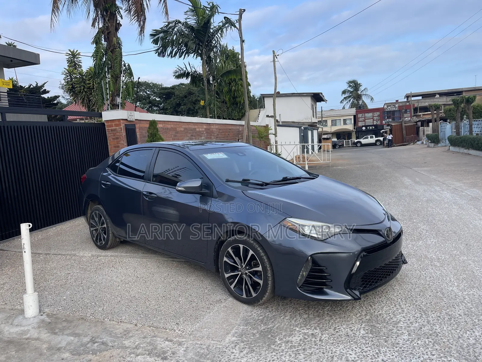 Toyota Corolla SE Special Edition 4dr Sedan (1.8L 4cyl CVT) 2017 Gray