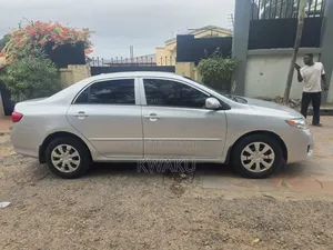 Toyota Corolla 2010 Silver