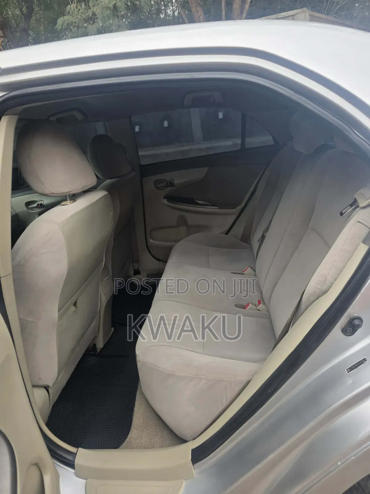 Toyota Corolla 2010 Silver