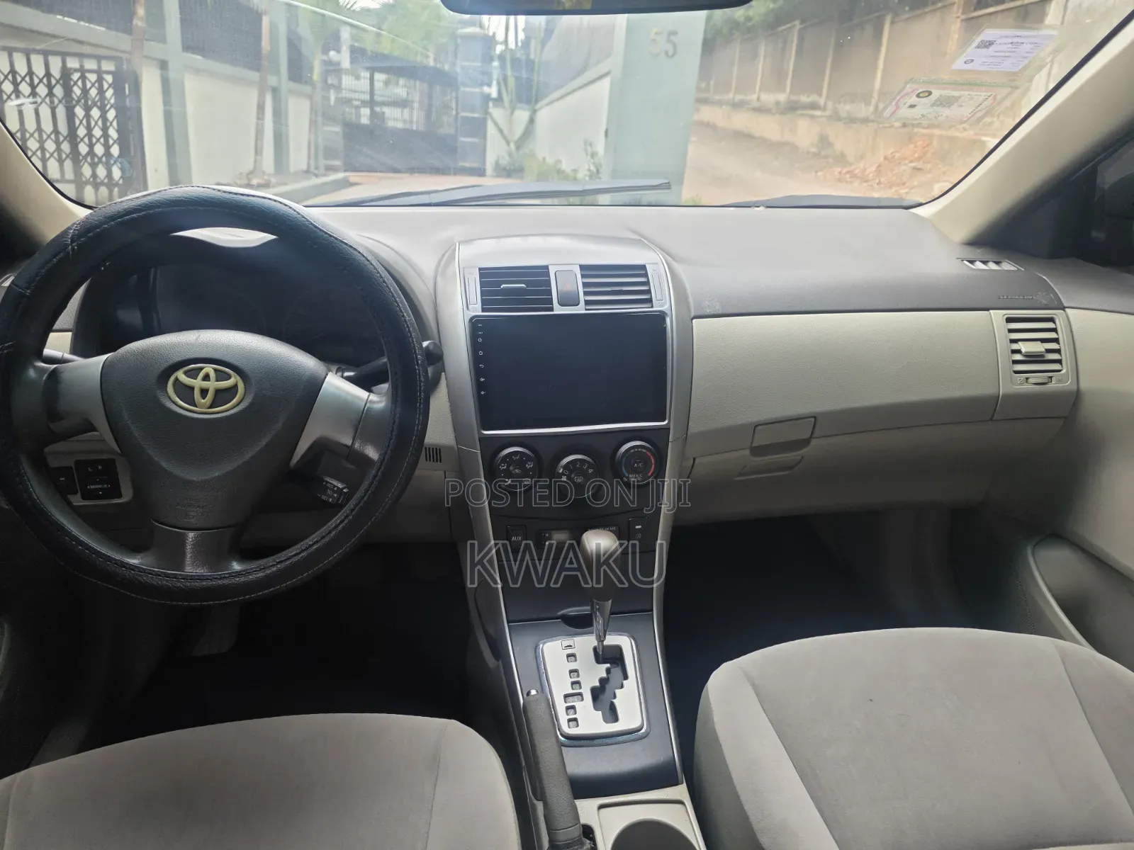 Toyota Corolla 2010 Silver