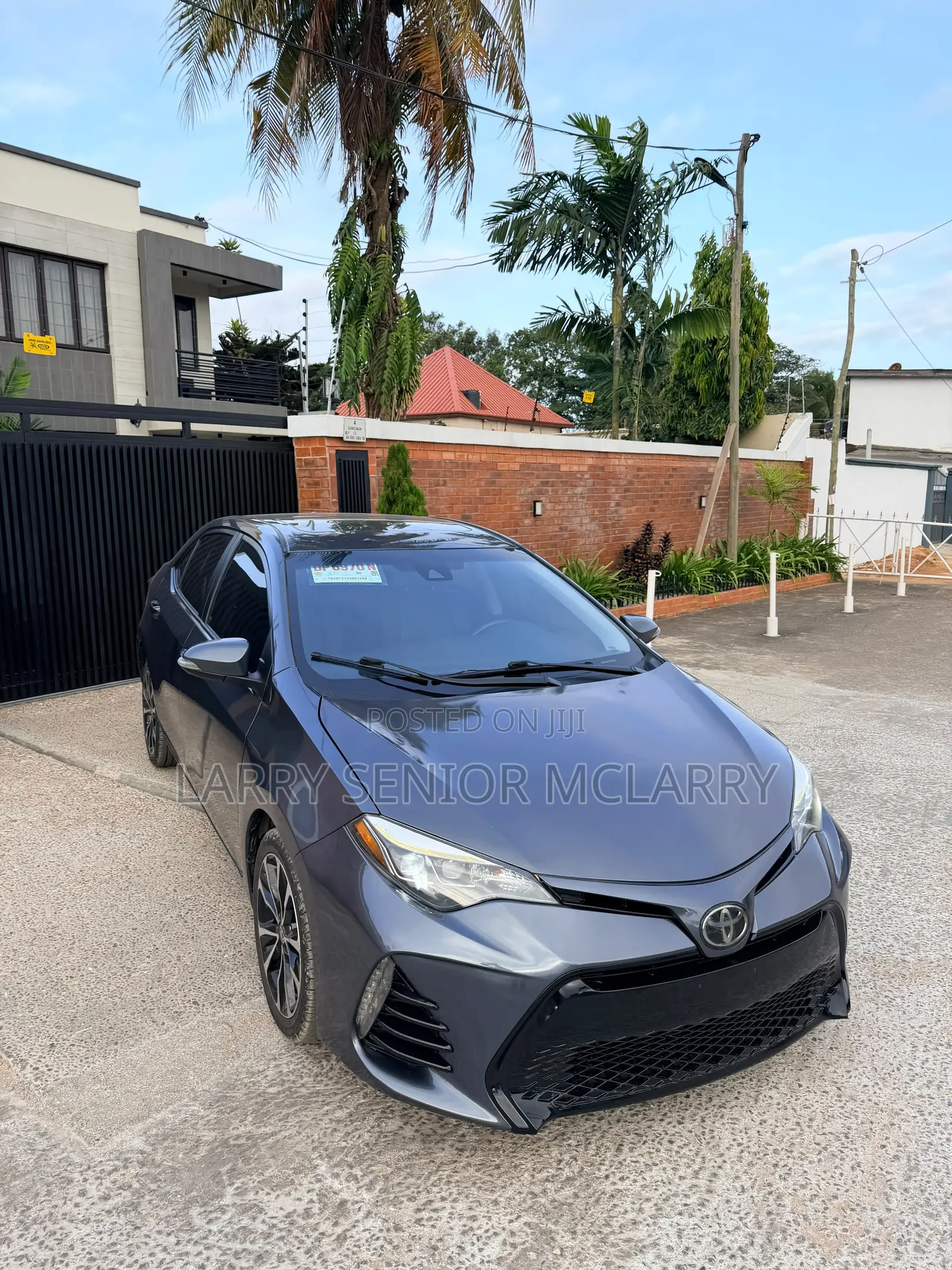 Toyota Corolla SE Special Edition 4dr Sedan (1.8L 4cyl CVT) 2017 Gray