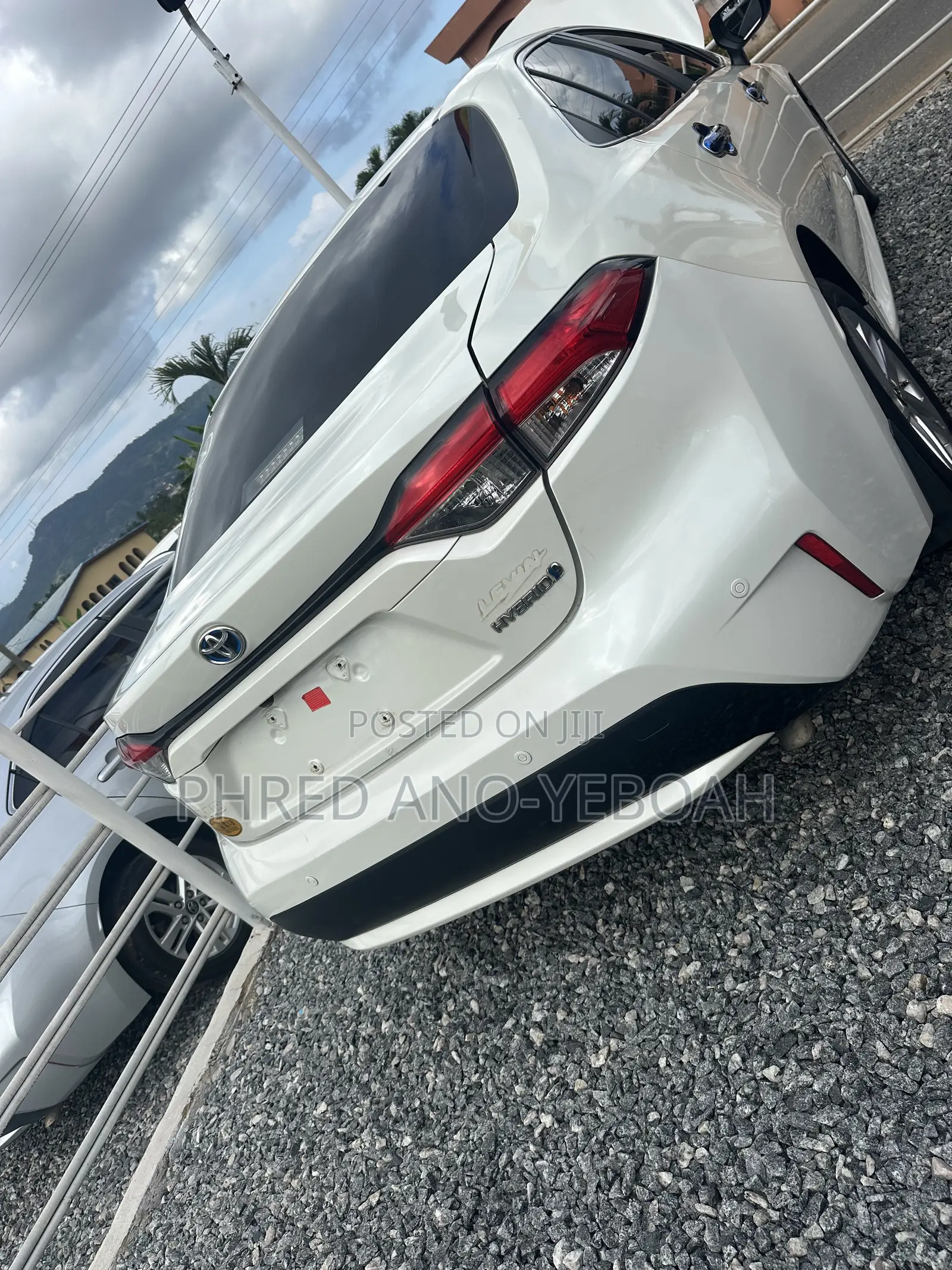 Toyota Corolla SE 2021 White
