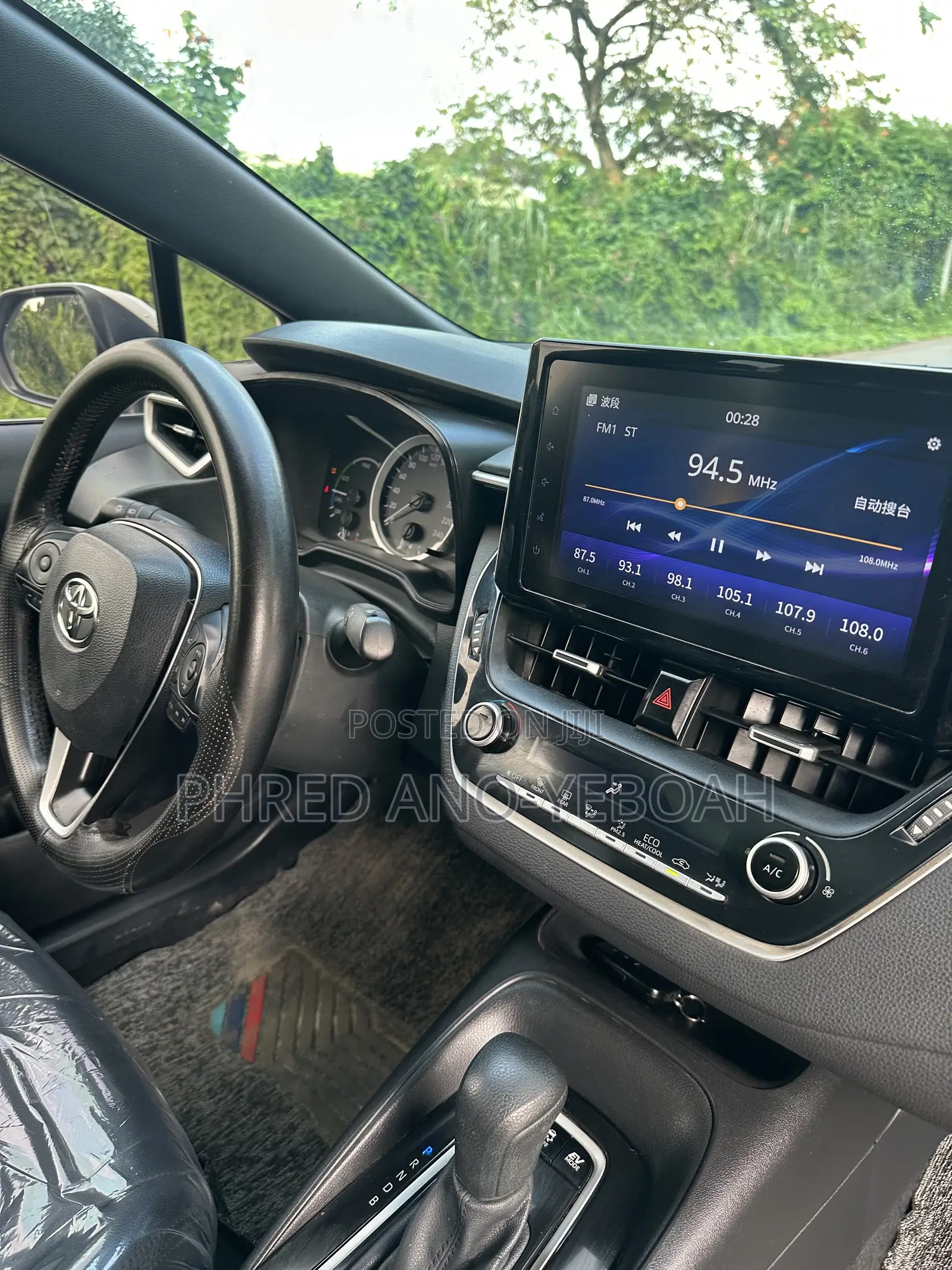 Toyota Corolla SE 2021 White