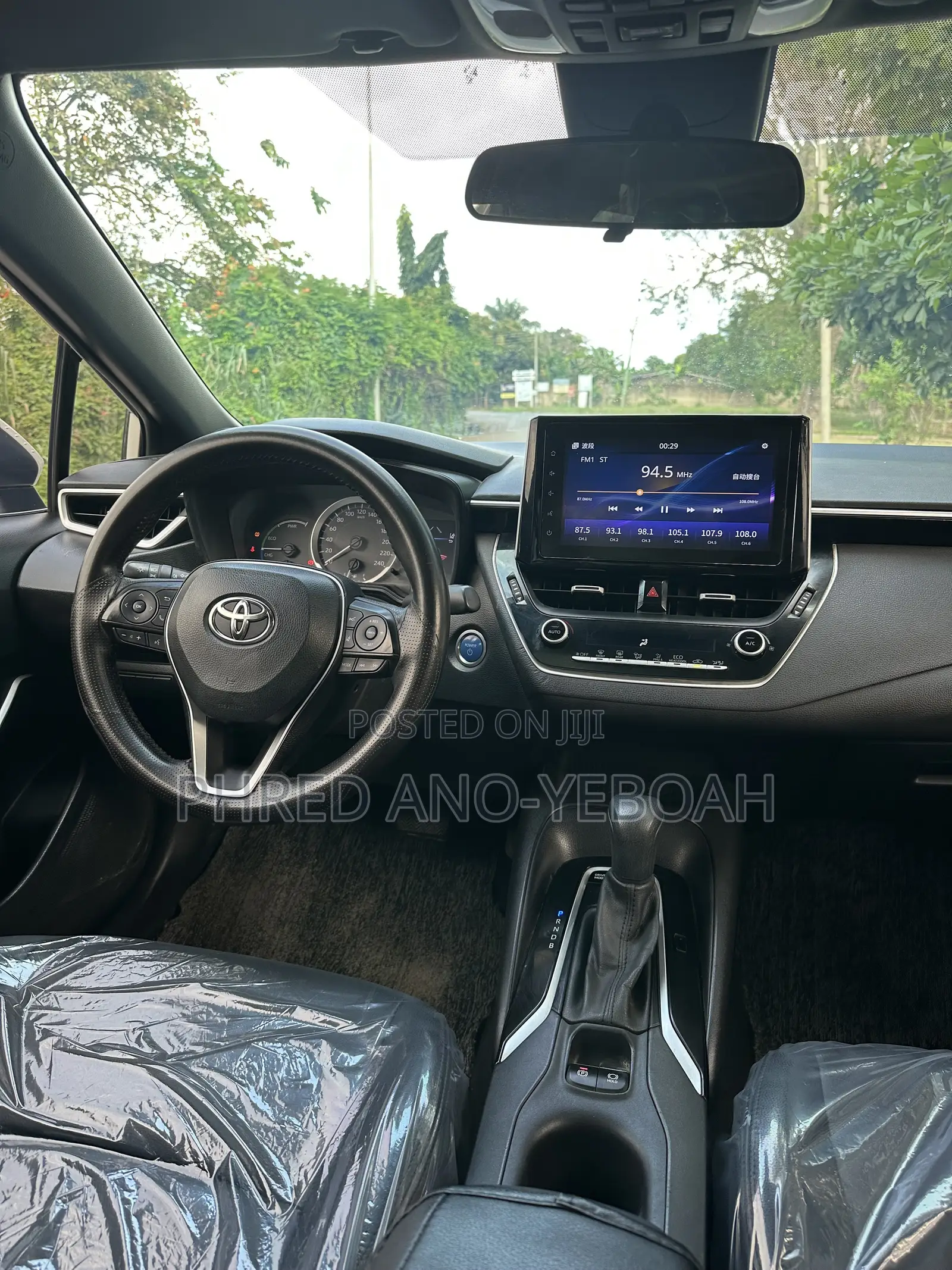 Toyota Corolla SE 2021 White