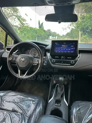 Toyota Corolla SE 2021 White