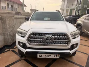 Toyota Tacoma 2017 White
