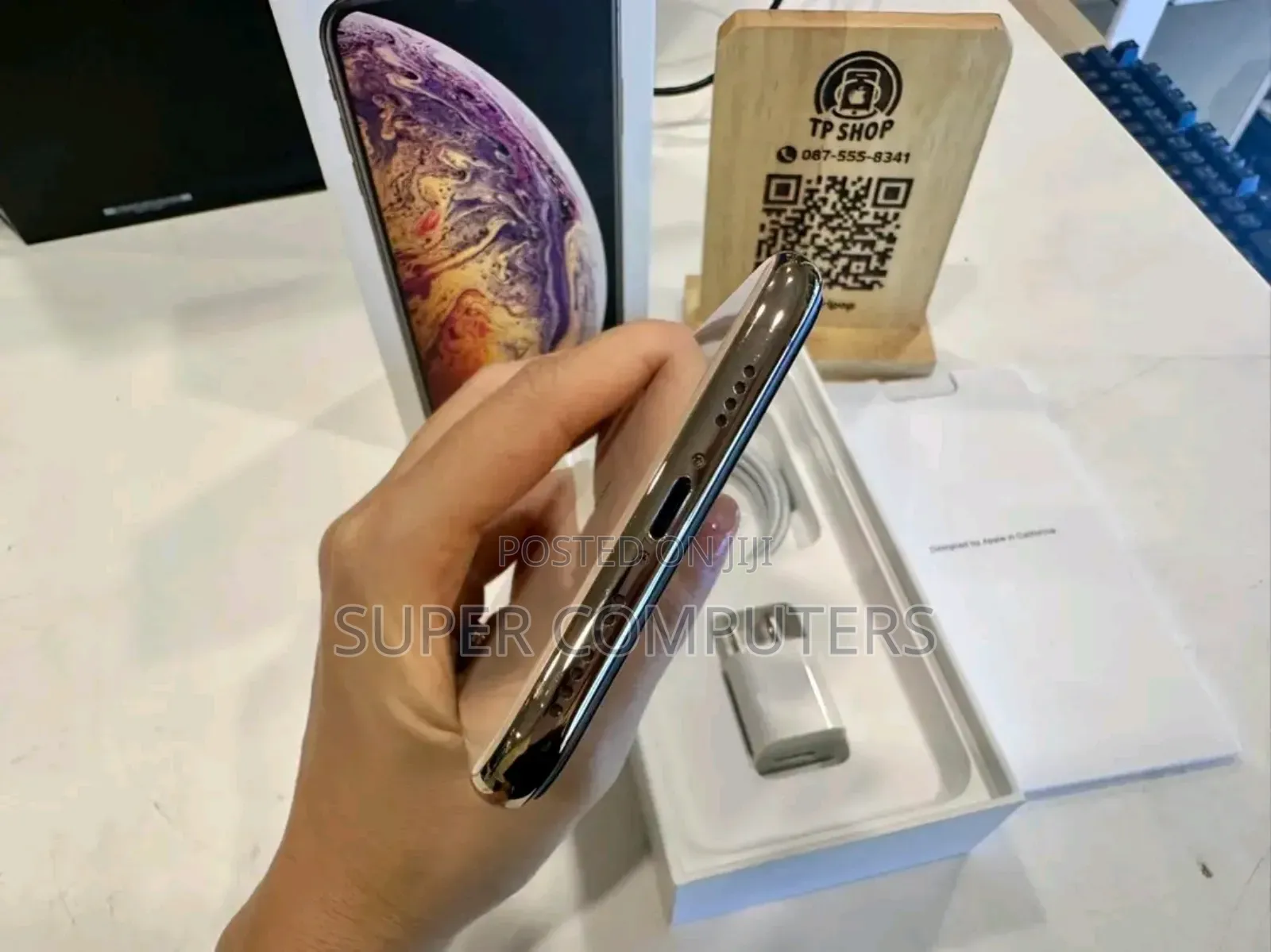 New Apple iPhone XS Max 256 GB Gold