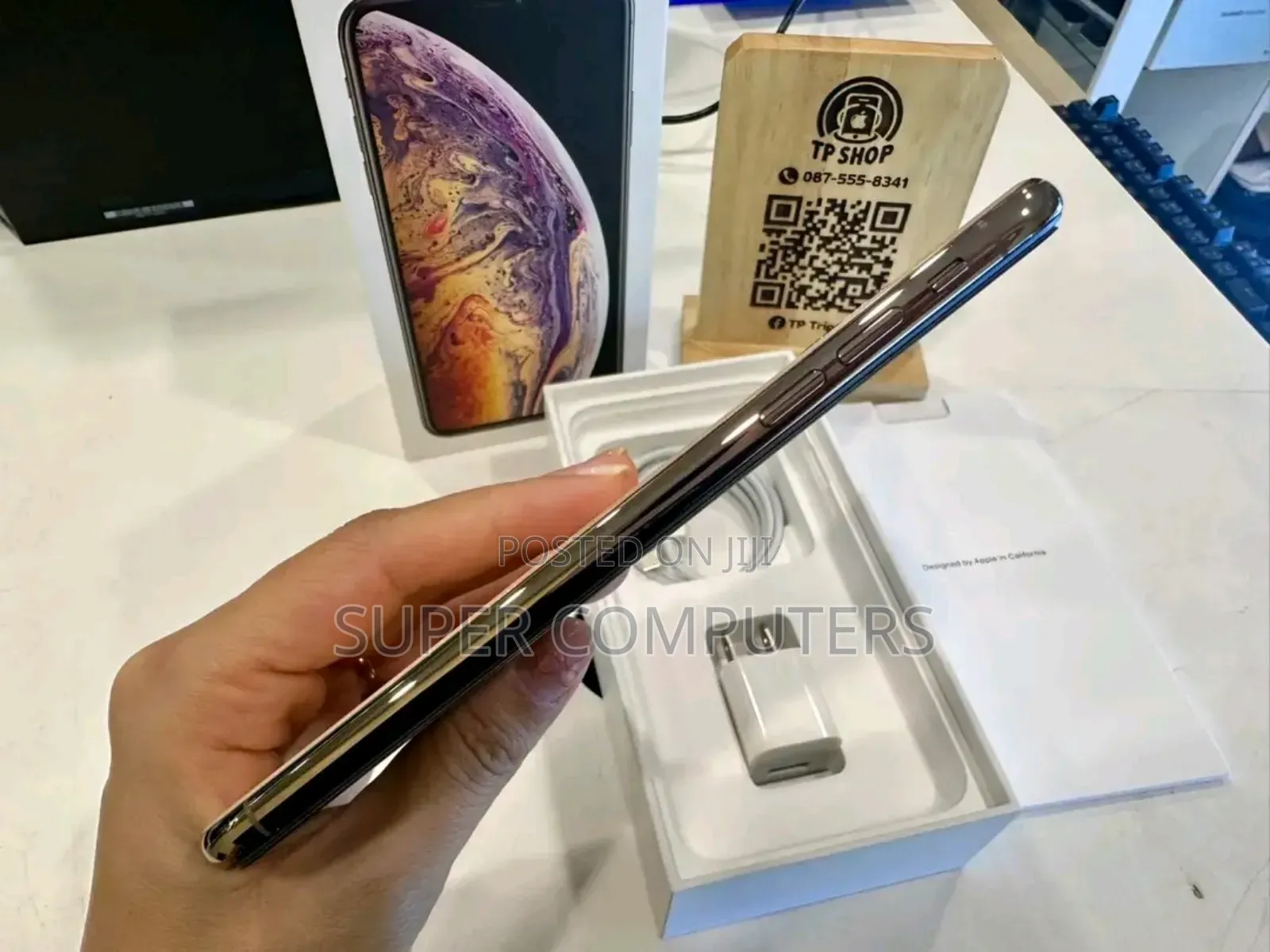 New Apple iPhone XS Max 256 GB Gold