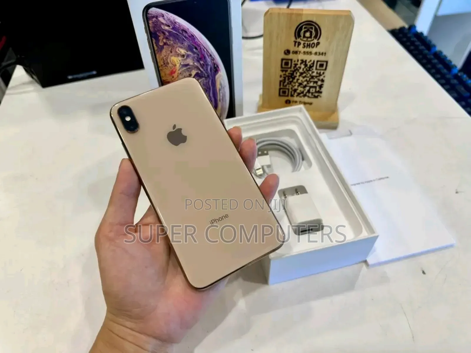 New Apple iPhone XS Max 256 GB Gold