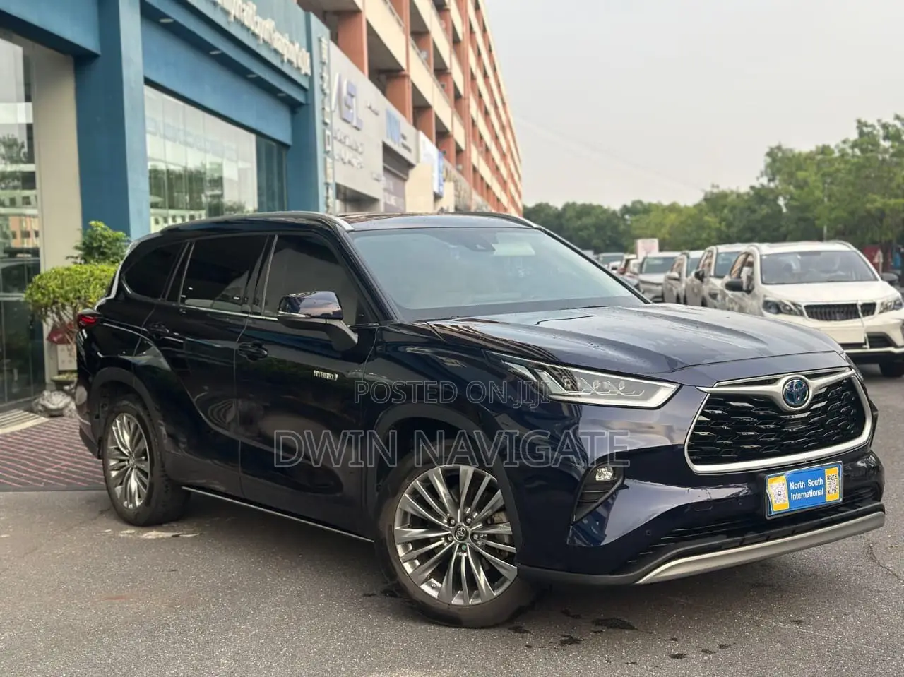 Toyota Highlander XLE 2022 Blue
