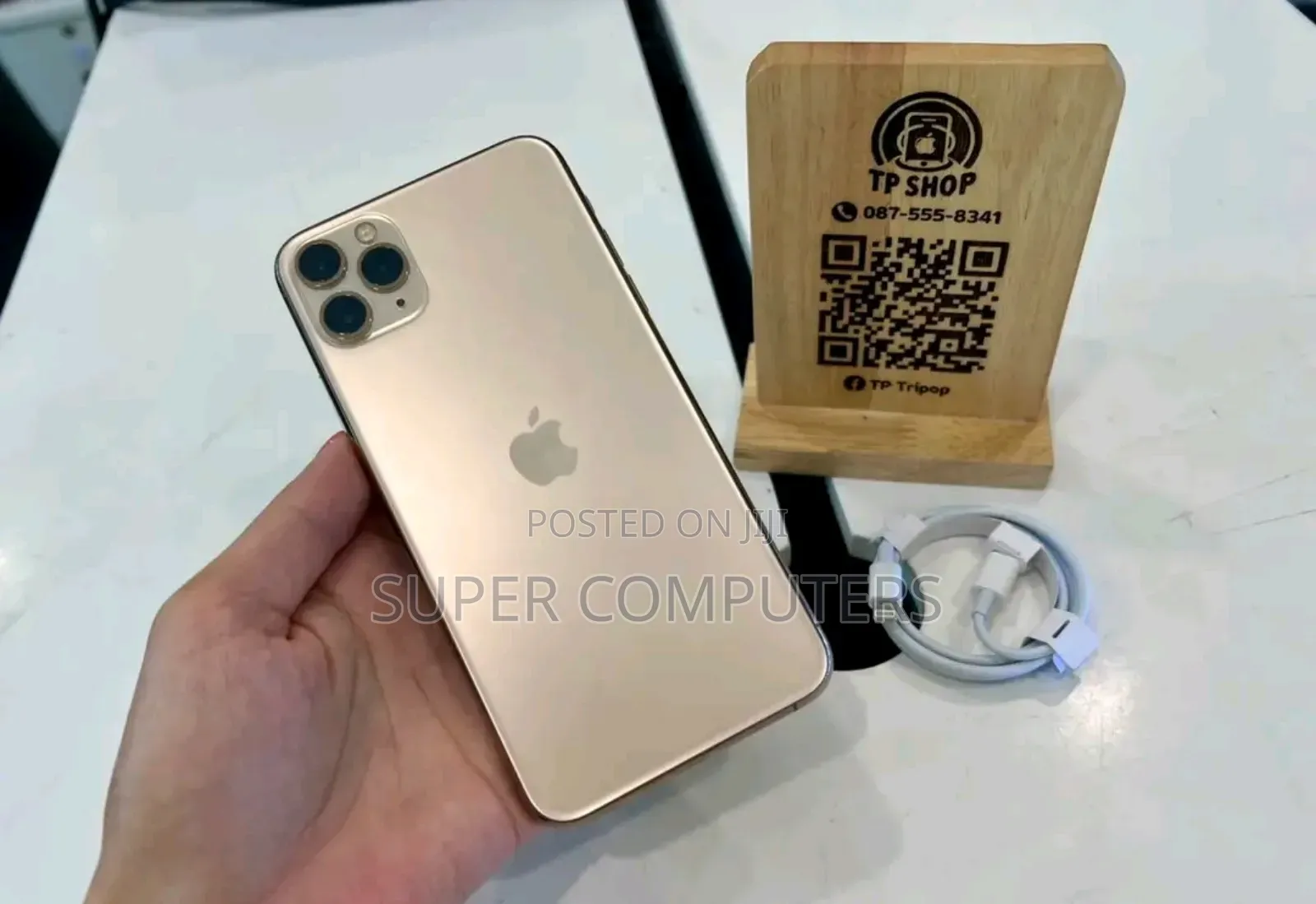 New Apple iPhone 11 Pro Max 256 GB Gold