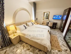 Superior Three-Bedrooms Apartment With Balcony