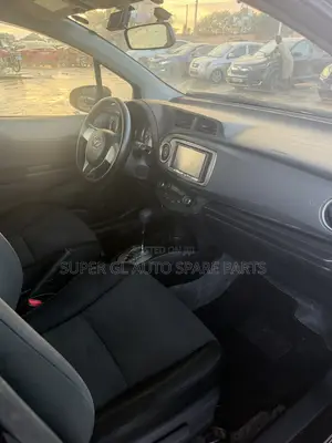 Toyota Vitz 1.3 FWD 5dr 2013 Black