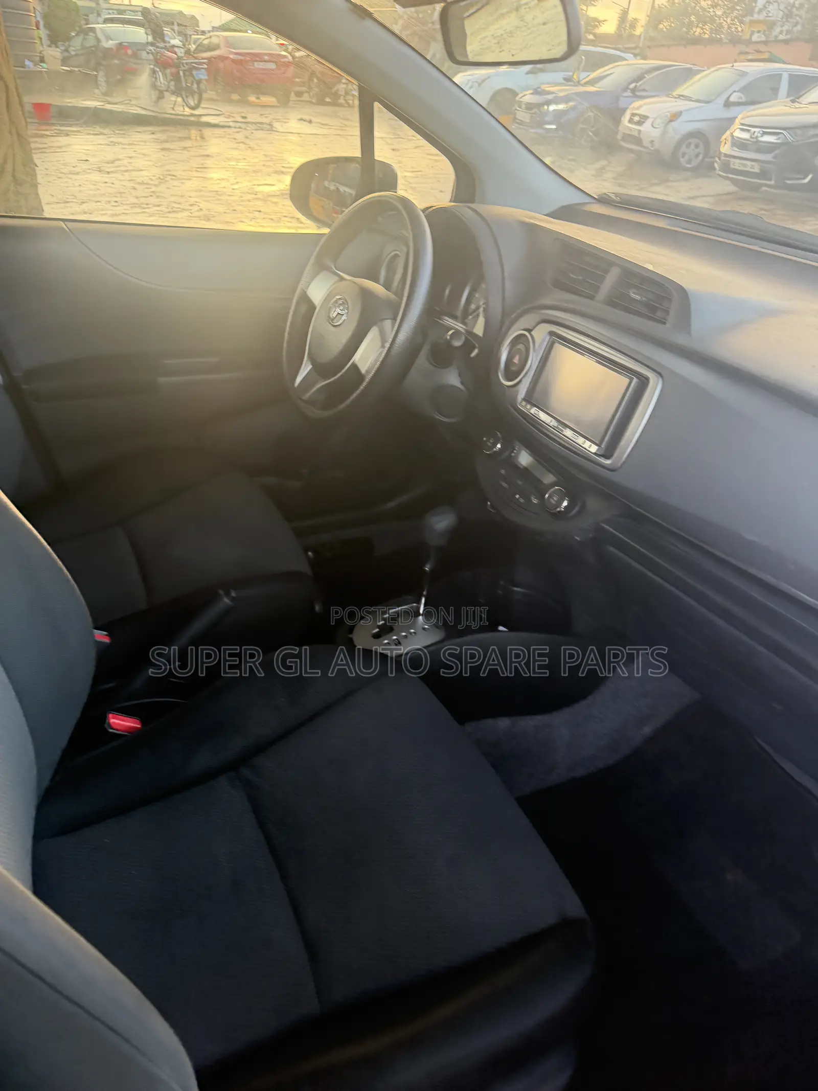 Toyota Vitz 1.3 FWD 5dr 2013 Black